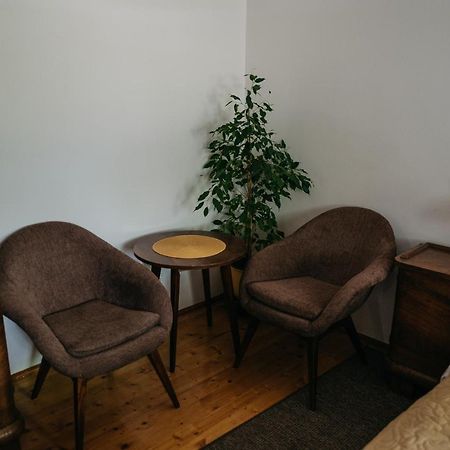 Hemina Vendeghaz Hotel Tata Ngoại thất bức ảnh